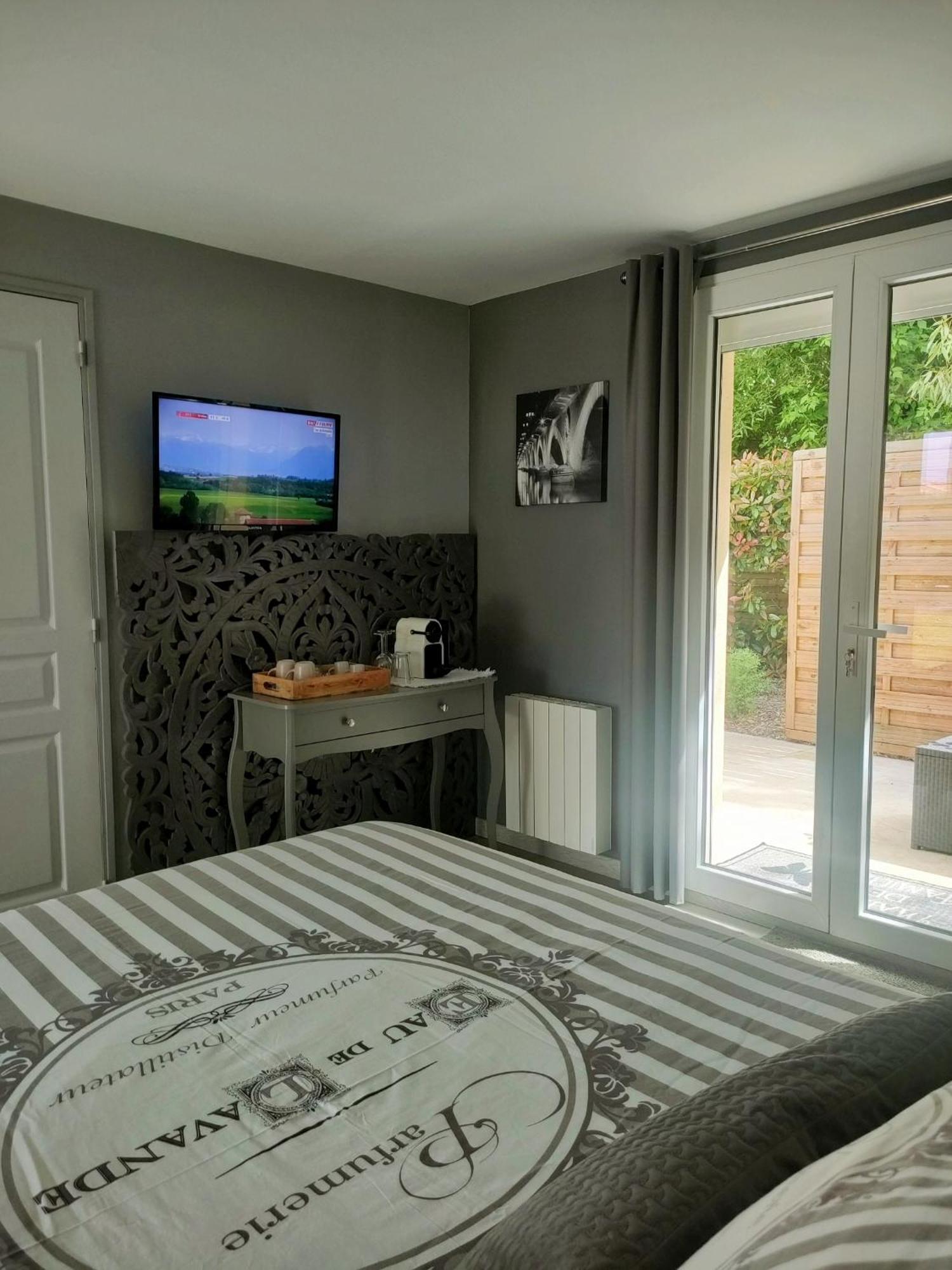Le Clos Fleuri Proche De Bordeaux Holiday home *